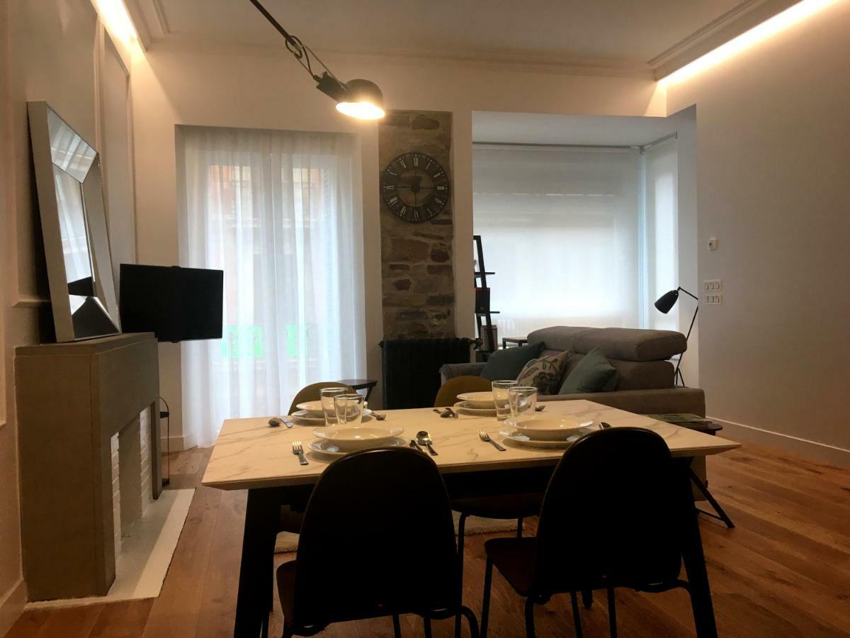 Hondarribi, Lujoso Apartamento En El Centro. Apartment Сан Себастиан Екстериор снимка